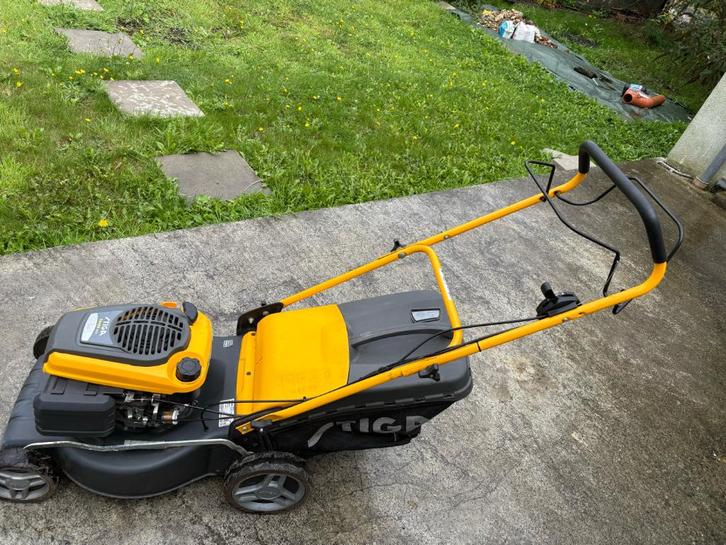 Tondeuse à Gazon Thermique Autotractée Stiga Combi, Tuin en Terras, Grasmaaiers, Gebruikt, Benzine-grasmaaier, 40 t/m 49 cm, Cirkelmaaier