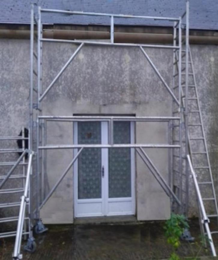 Echafaudage roulant alu COMABI, Doe-het-zelf en Bouw, Steigers, Gebruikt, Rolsteiger of Kamersteiger, 5 meter of hoger, Ophalen