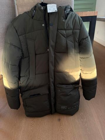 Nieuw winterjas maat 170 beschikbaar voor biedingen