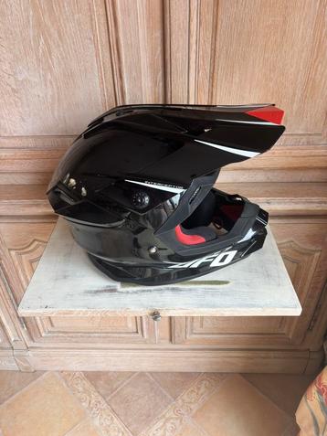 Crosshelm beschikbaar voor biedingen