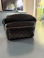 Louis vuitton messenger bag, Handtassen en Accessoires, Toilettassen, Ophalen of Verzenden, Zo goed als nieuw