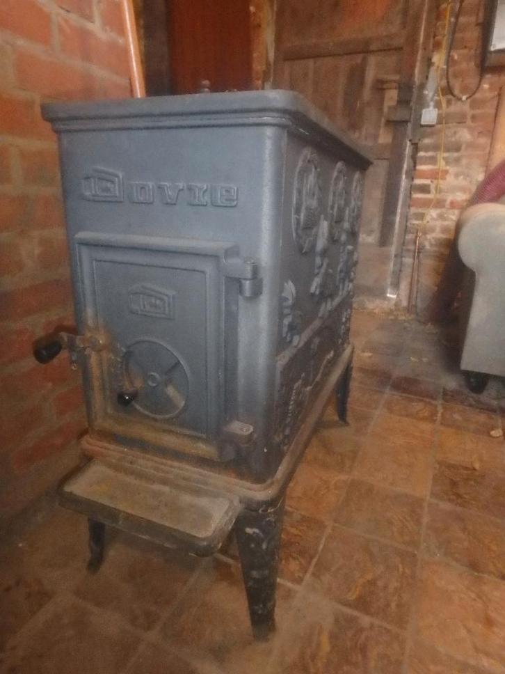 Oude DOVRE houtkachel, Huis en Inrichting, Kachels, Gebruikt, Vrijstaand, Houtkachel, Hout, Ophalen