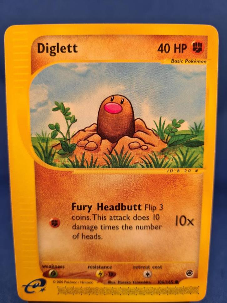 Diglett 106/165 - Expedition Base Set, Hobby en Vrije tijd, Verzamelkaartspellen | Pokémon, Gebruikt, Verzenden