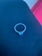 Pandora elevated heart ring, Comme neuf, Avec pierre précieuse, Argent, Femme