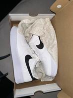 Espadrilles Nike pour hommes 41, Vêtements | Hommes, Chaussures, Neuf, Enlèvement ou Envoi, Nike, Blanc