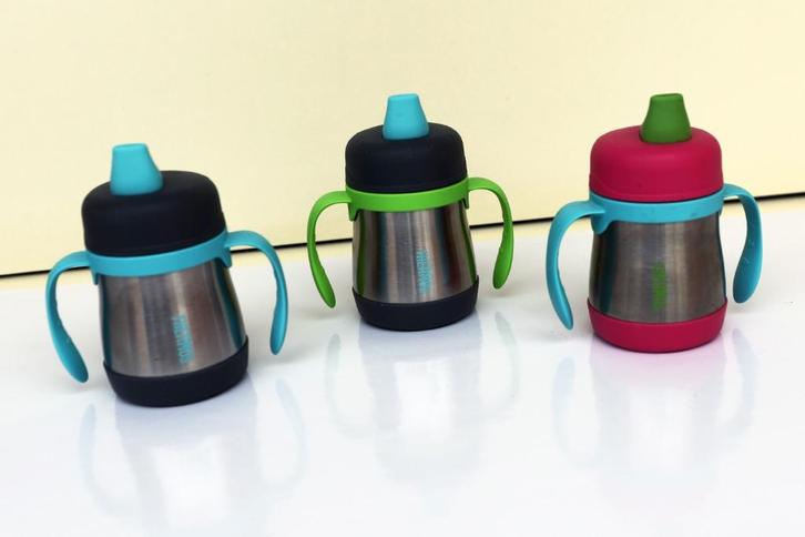Drie bekers voor peuters en kleuters van merk Thermos, Kinderen en Baby's, Overige Kinderen en Baby's, Zo goed als nieuw, Ophalen of Verzenden