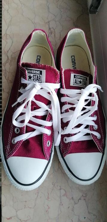 Converse schoenmaat 42 beschikbaar voor biedingen