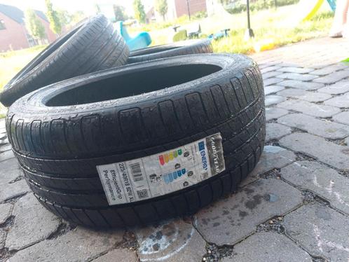 4 Zomerbanden 225/40 R18 – 2x Nieuw + 2x Goede staat, Auto-onderdelen, Banden en Velgen, Band(en), Zomerbanden, 18 inch, 225 mm