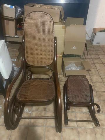 Rocking chair & repose pieds beschikbaar voor biedingen