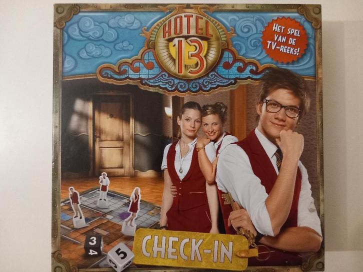 Bordspel Hotel 13 Check in Gezelschapsspel Studio 100 Spel, Hobby en Vrije tijd, Gezelschapsspellen | Bordspellen, Ophalen of Verzenden