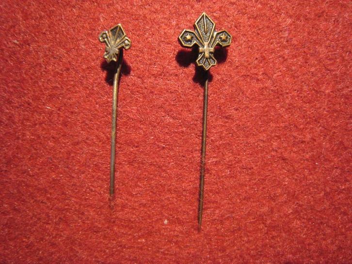 Scouts Belgie metaal VVKS x 2, Verzamelen, Scouting, Zo goed als nieuw, Embleem, Speld of Insigne, Verzenden