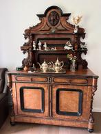 Antieke kast met houtsnijwerk, Ophalen of Verzenden