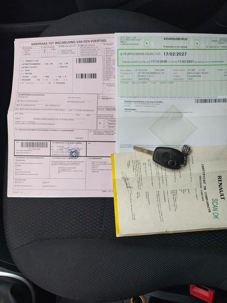 La voiture Renault Clio Break 1.2 Bezin Euro4 a été inspecté, Autos, Renault, Particulier, Clio, ABS, Phares directionnels, Airbags