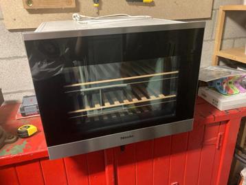 cave à vin - Miele beschikbaar voor biedingen