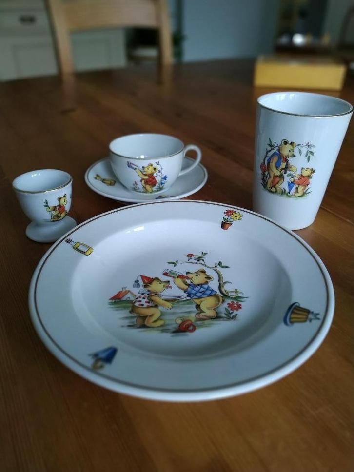 berenservies, Verzamelen, Porselein, Kristal en Bestek, Zo goed als nieuw, Bord of Schaal, Porselein, Ophalen of Verzenden