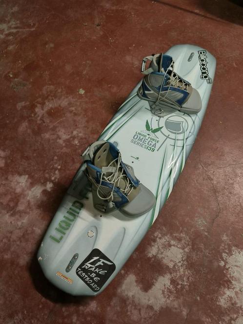 Wakeboard liquid force (139 centimeter), Watersport en Boten, Wakeboarden, Ophalen