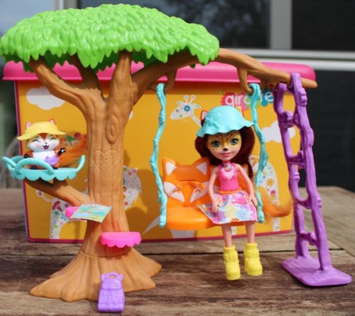 Enchantimals Speeltuinavonturen met Felicity Vos & Flick, Kinderen en Baby's, Speelgoed | Poppen, Zo goed als nieuw, Overige typen