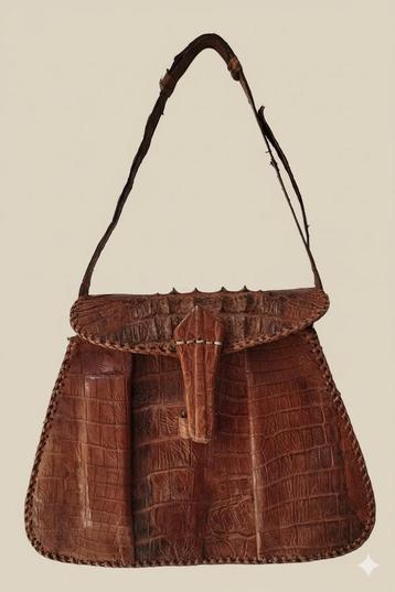 Vintage tas gemaakt van echt krokodillenleer. beschikbaar voor biedingen