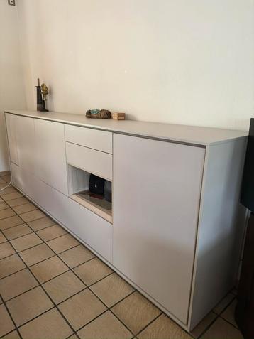 Dressoir kast  disponible aux enchères