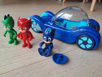 PJ Masks - voiture avec son et lumière et 4 figurines