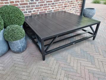 Massief salontafel flamant  beschikbaar voor biedingen