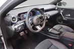 Mercedes-Benz A-Klasse 250 e AMG Line, Auto's, Stof, Zwart, Bedrijf, 5 zetels