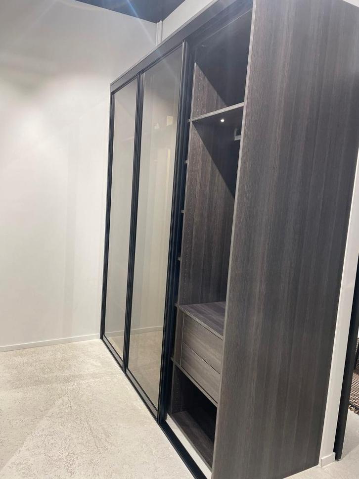 DRESSING 3 deuren * 3 deuren, Huis en Inrichting, Kasten | Kleerkasten, Nieuw, 200 cm of meer, 200 cm of meer, 50 tot 75 cm, Met lade(s)