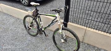 MTB Trek 8000 in orde te zetten 150 euro beschikbaar voor biedingen