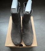 Enkellaarzen UGG, Kleding | Dames, Schoenen, Lage of Enkellaarzen, Ophalen of Verzenden, Grijs, Gedragen