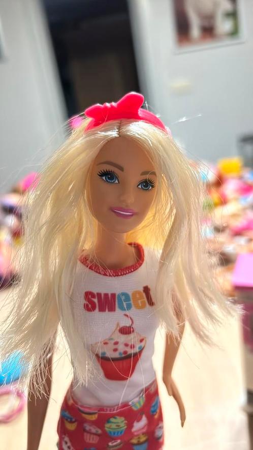 Barbie met oventje, Enfants & Bébés, Jouets | Poupées, Utilisé, Barbie, Enlèvement ou Envoi