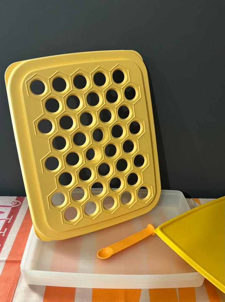 Tupperware boîte conservation congélateur congélation, Huis en Inrichting, Keuken | Tupperware, Zo goed als nieuw, Bus of Trommel