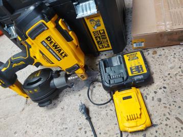 Agrafeuse de toiture à batterie DeWalt DCN45RND2 18V 2.0Ah e