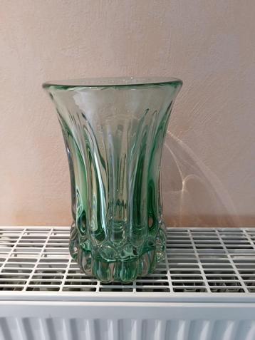 A vendre 1 Vase