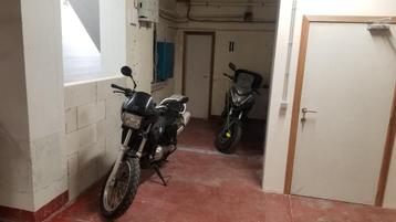 Parkeerplaats voor een motor beschikbaar