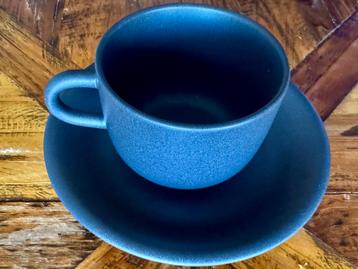 Set van 5 kopjes en schoteltjes beschikbaar voor biedingen