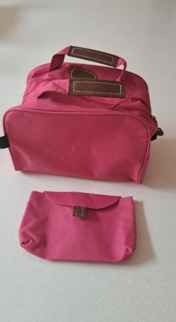 Petit sac multi-usage fuchsia  Avec pochette plumier" GS beschikbaar voor biedingen