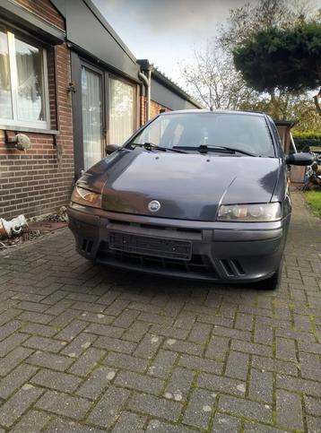 Fiat punto II 1, 2 benzine 2002 controle vrij voor verkoop! beschikbaar voor biedingen