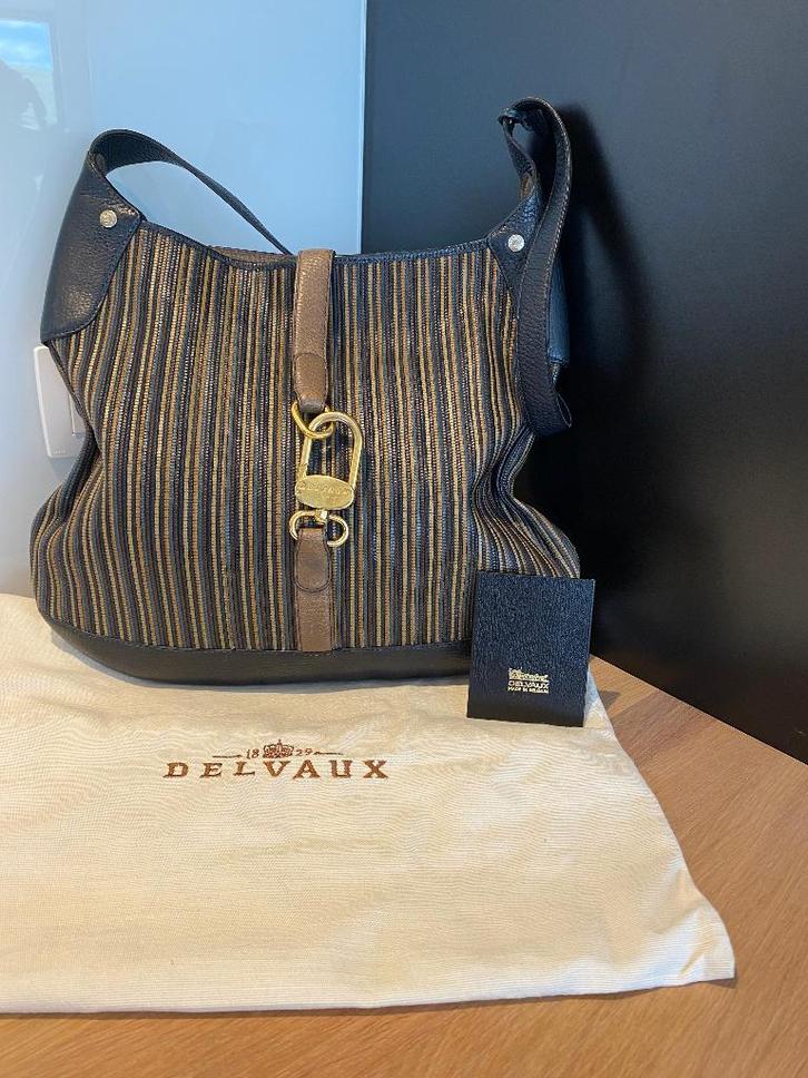 Delvaux treille, Handtassen en Accessoires, Tassen | Damestassen, Zo goed als nieuw, Schoudertasje, Zwart, Ophalen of Verzenden
