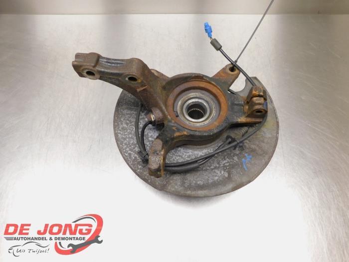 Fusee links-voor van een Suzuki SX-4, Auto-onderdelen, Ophanging en Onderstel, Suzuki, Gebruikt, 3 maanden garantie, Ophalen of Verzenden