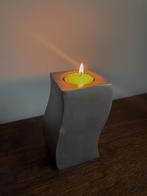 Zilverkleurige theelichthouder, Enlèvement