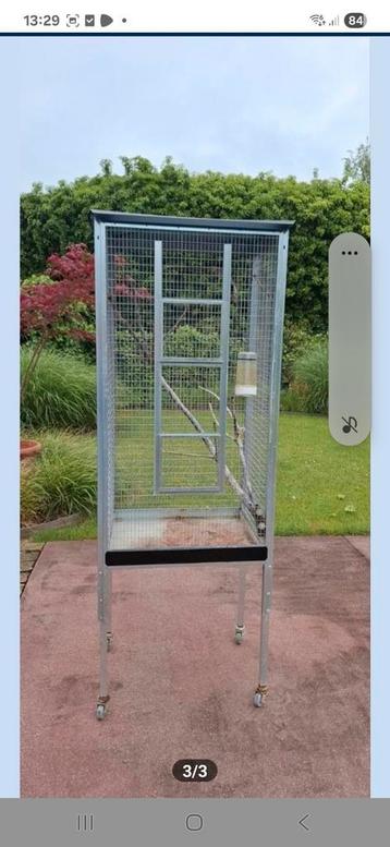 Vogelkooi beschikbaar voor biedingen