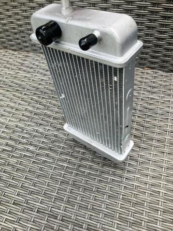 Derbi/aprillia radiator beschikbaar voor biedingen