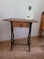 Oude kleine naaistertafel, Ophalen