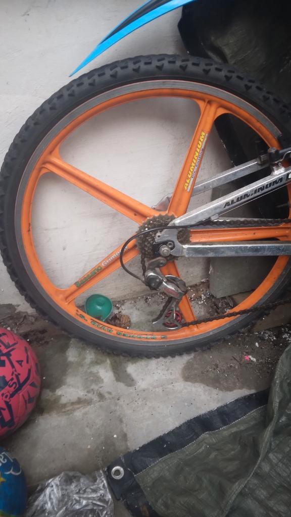 2 stuk, Vélos & Vélomoteurs, Vélos | Cruisers & Lowriders, Aluminium, Enlèvement