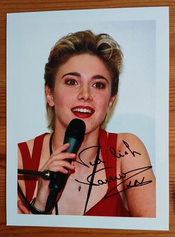 Gesigneerde foto van Vanessa Chinitor. beschikbaar voor biedingen