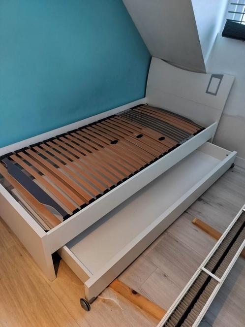 Eenpersoons met nachtkastje en kastje, Huis en Inrichting, Slaapkamer | Bedden, Zo goed als nieuw, Eenpersoons, Ophalen of Verzenden