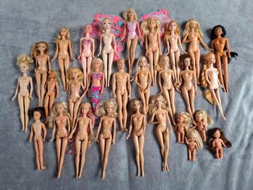 Lot poupées Barbie