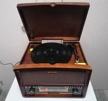Roadstar Radio met Cd / Platenspeler en USB en cassette beschikbaar voor biedingen