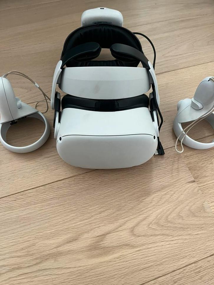 Meta quest 2 + bobovr strap, Games en Spelcomputers, Virtual Reality, Zo goed als nieuw, Ophalen of Verzenden