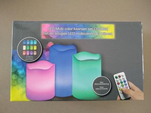 NIEUW let multi color kaarsen set (3 stuks) met afstandsbedi, Huis en Inrichting, Woonaccessoires | Kandelaars en Kaarsen, Nieuw
